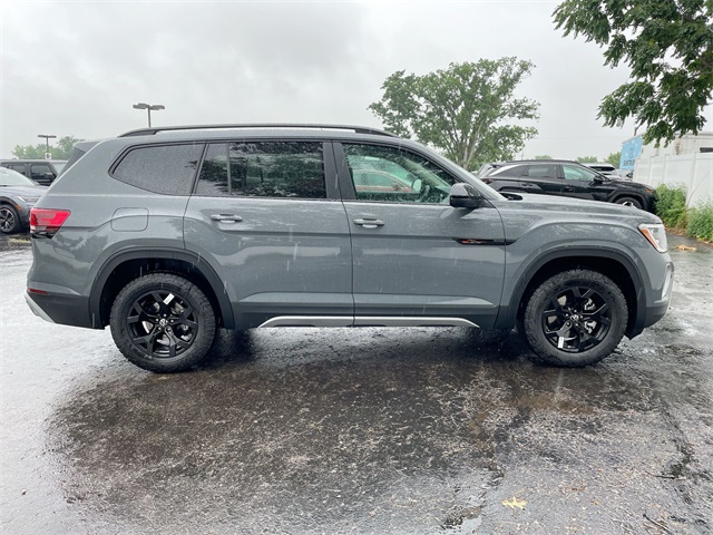 2025 Volkswagen Atlas Peak Edition SE photo 26