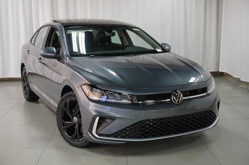 2025 Volkswagen Jetta 1.5T SE photo 3