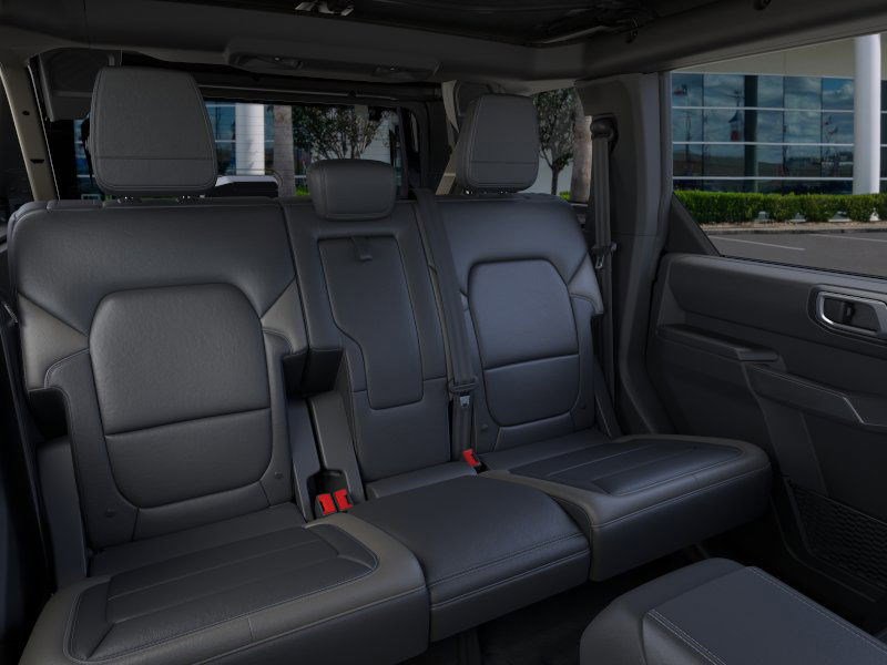 2025 Ford Bronco Outer Banks photo 4