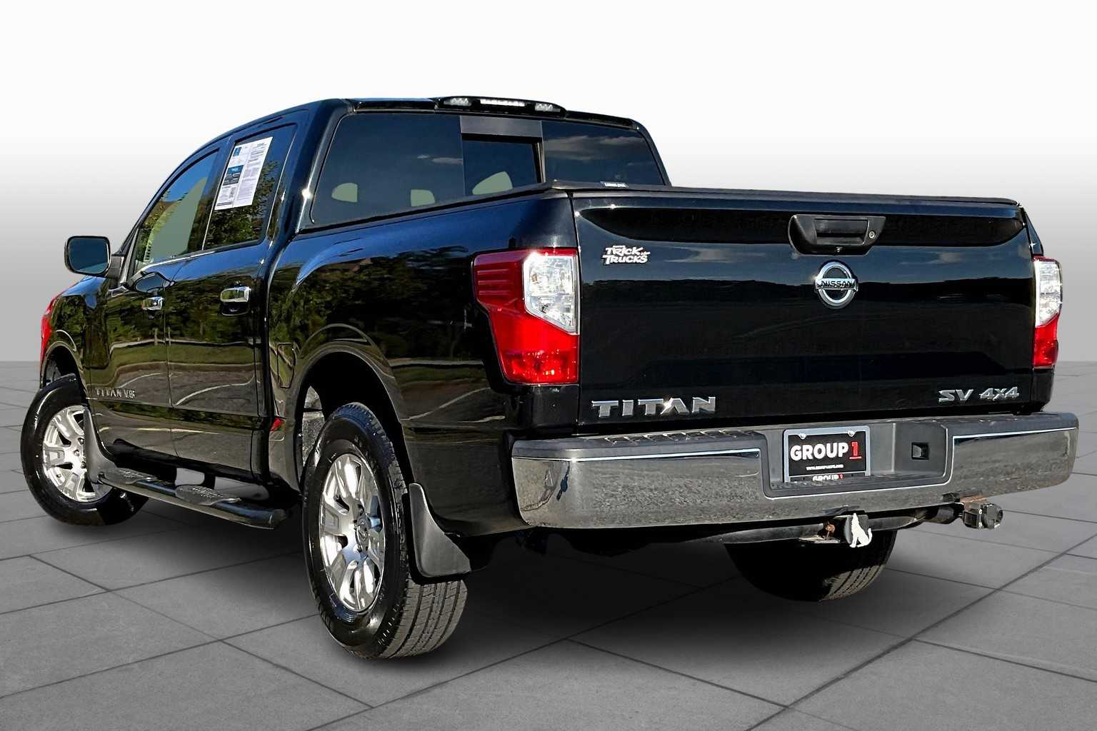 2019 Nissan Titan SV photo 10