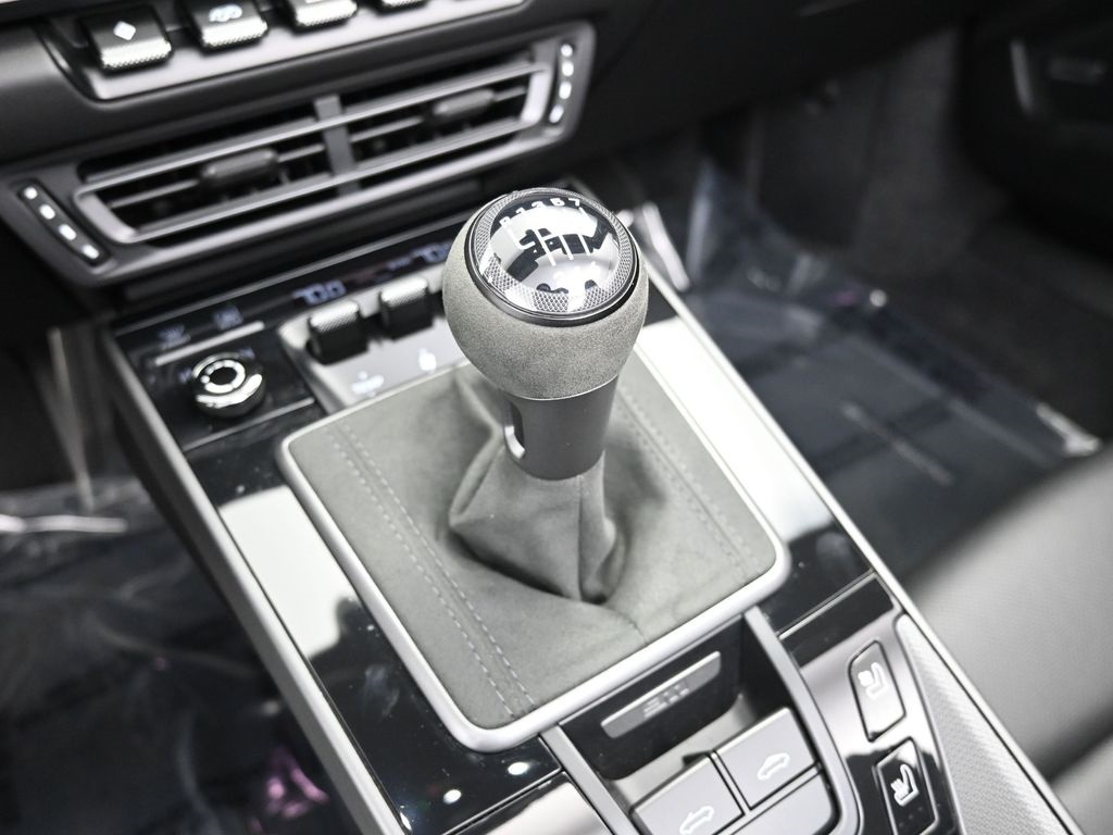 2024 Porsche 911 4S photo 17