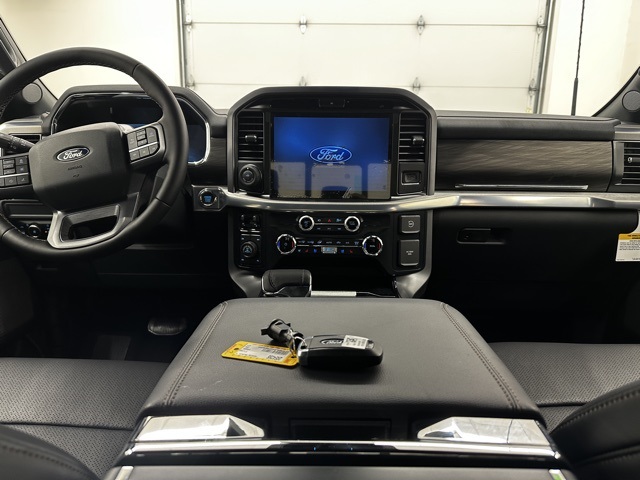 2025 Ford F-150 Lariat photo 16