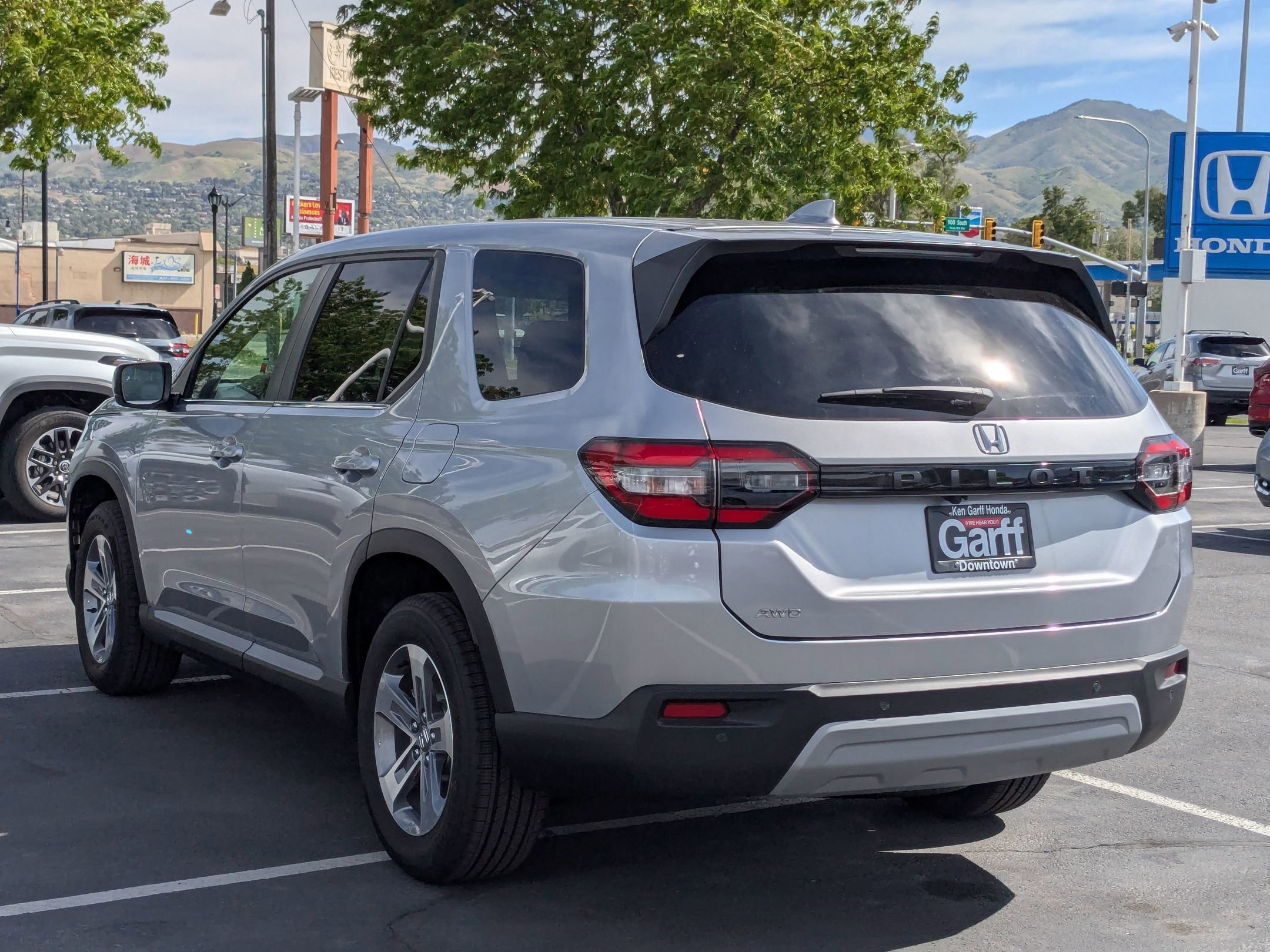 2025 Honda Pilot EX-L photo 5