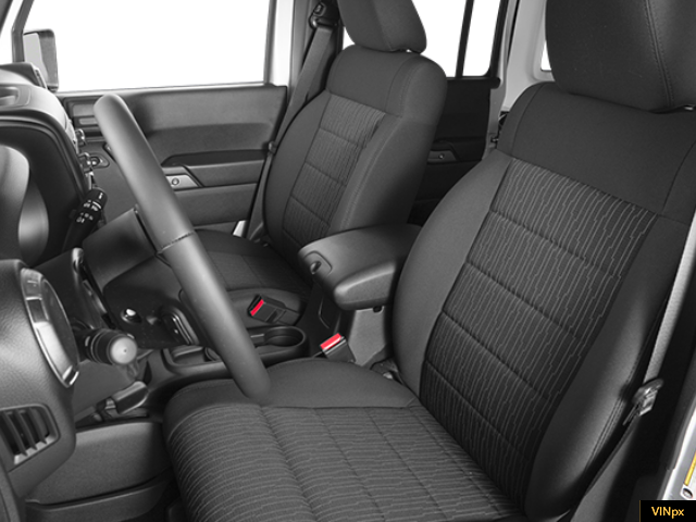 2013 Jeep Wrangler Unlimited Sahara photo 6