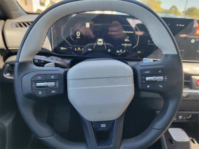 2025 Kia K4 GT-Line photo 22
