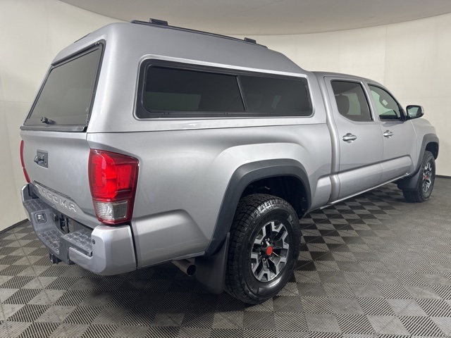 2017 Toyota Tacoma TRD Off-Road photo 3