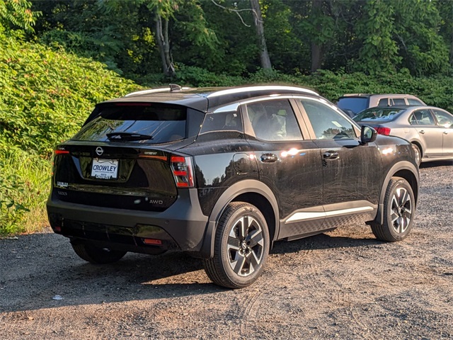 2025 Nissan Kicks SV photo 3