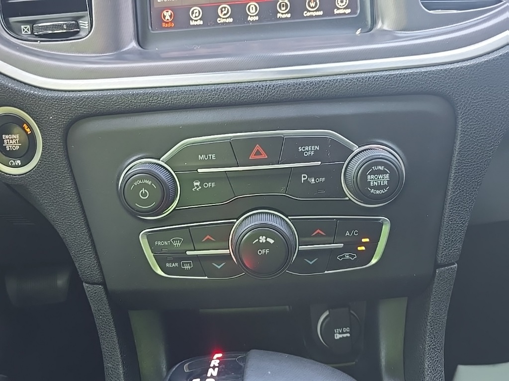 2019 Dodge Charger SXT photo 20