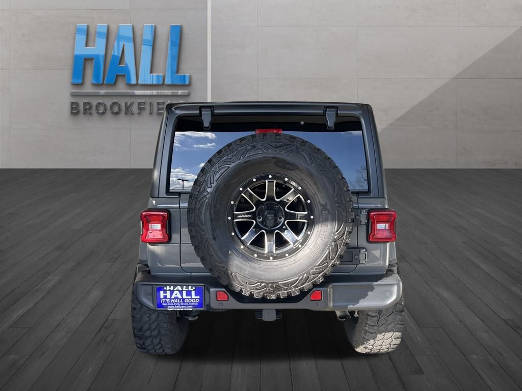 2020 Jeep Wrangler Unlimited Sahara photo 3