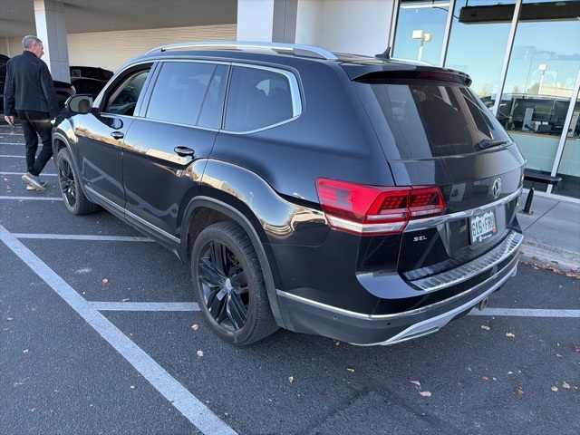2019 Volkswagen Atlas SEL Premium photo 2