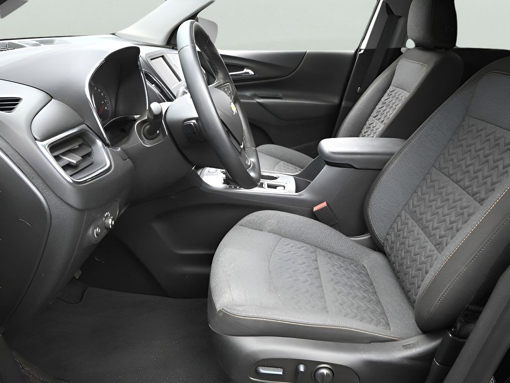 2024 Chevrolet Equinox LT photo 18