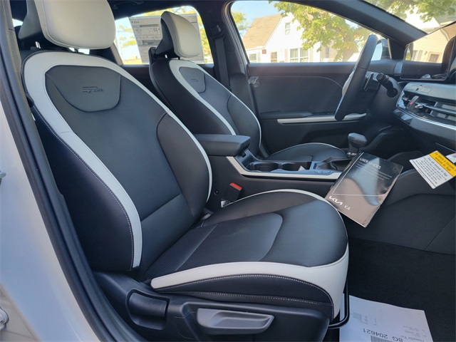 2025 Kia K4 GT-Line photo 16