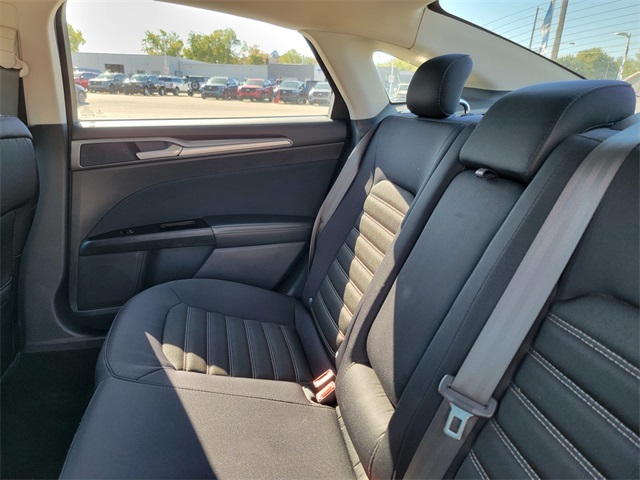 2014 Ford Fusion SE photo 15