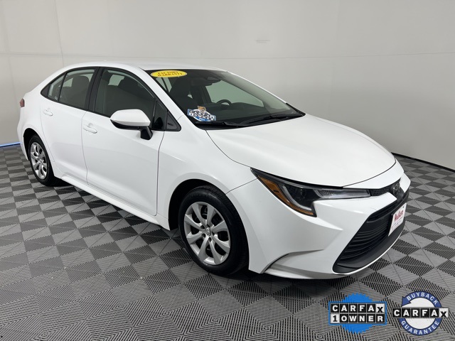 2024 Toyota Corolla LE's photo