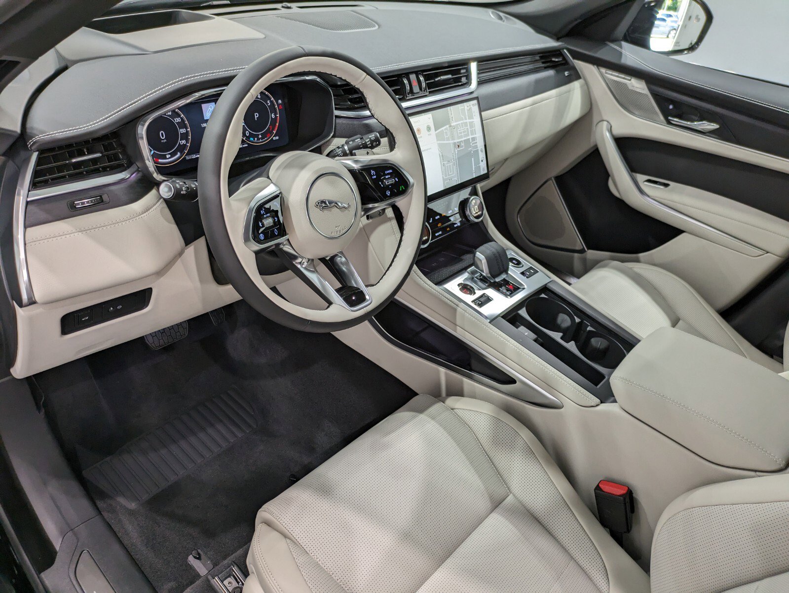2025 Jaguar F-PACE R-Dynamic S P250 photo 7