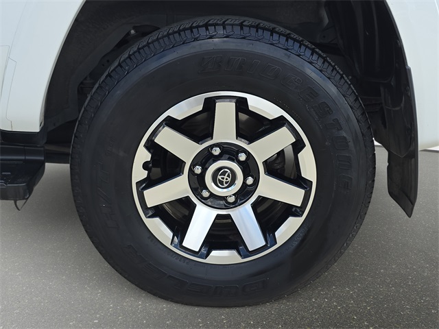 2024 Toyota 4Runner TRD Off-Road photo 31