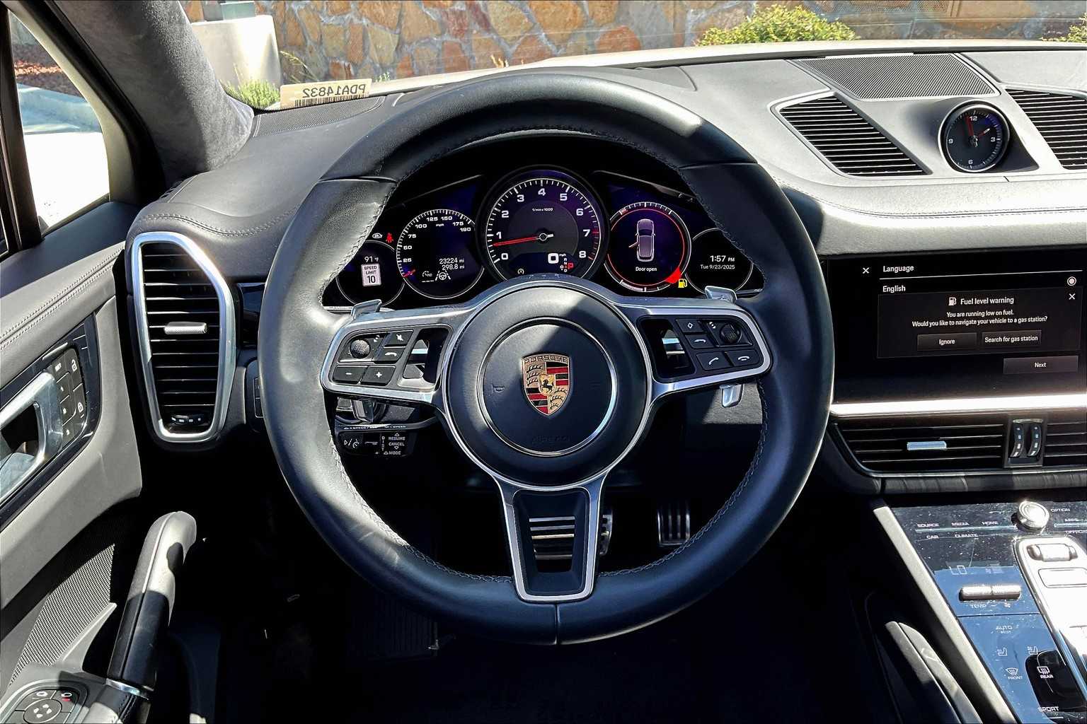 2023 Porsche Cayenne S Platinum Edition photo 14