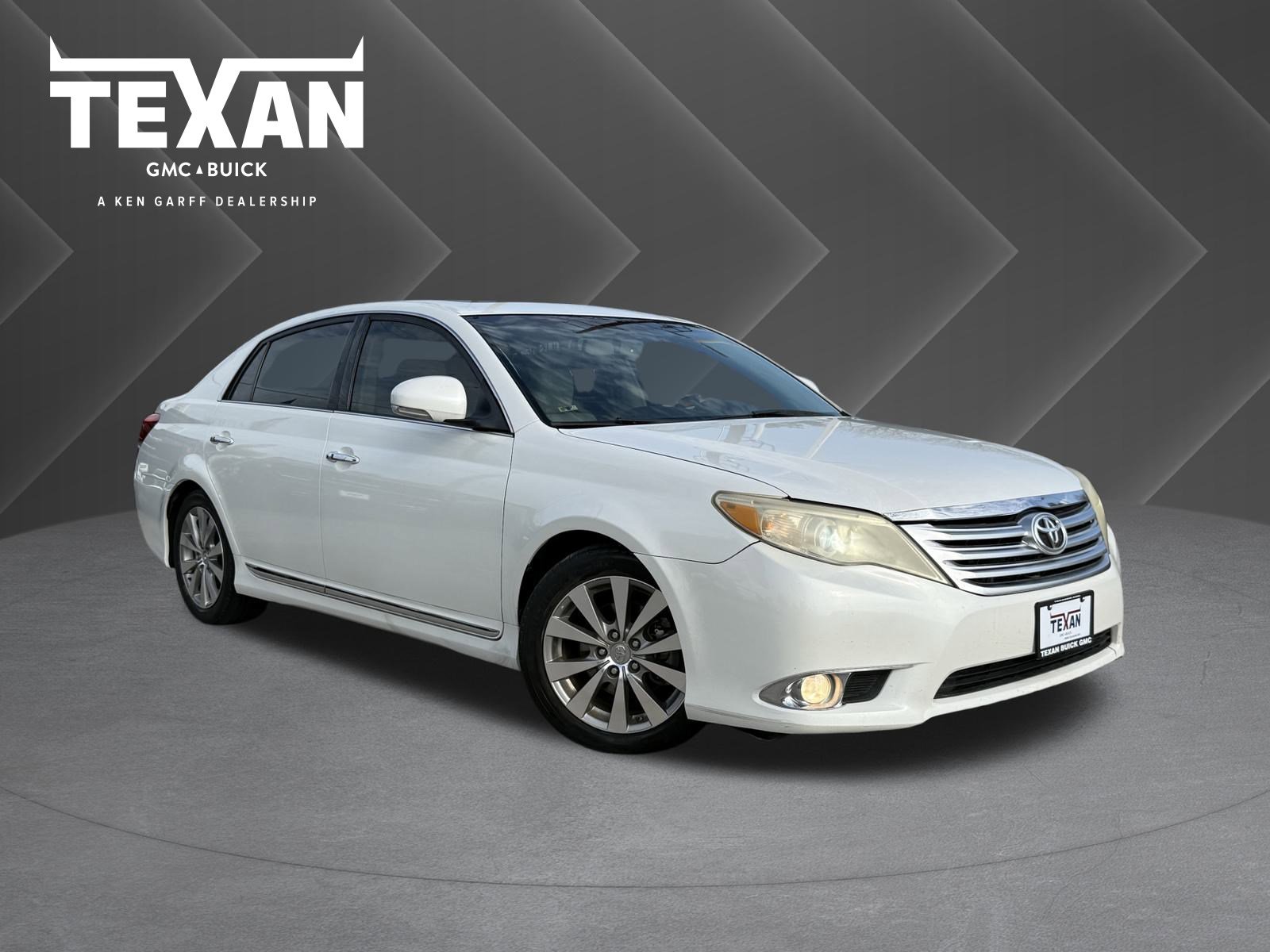 2012 Toyota Avalon Limited's photo