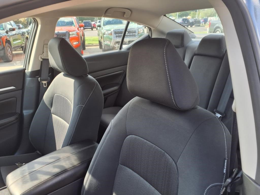 2022 Nissan Altima 2.5 SV photo 12