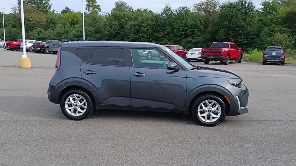 2023 Kia Soul LX photo 8