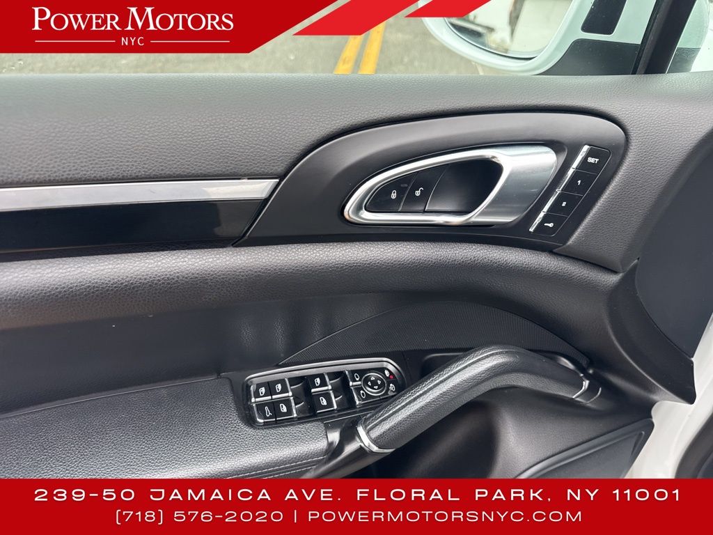 2017 Porsche Cayenne Platinum Edition photo 26