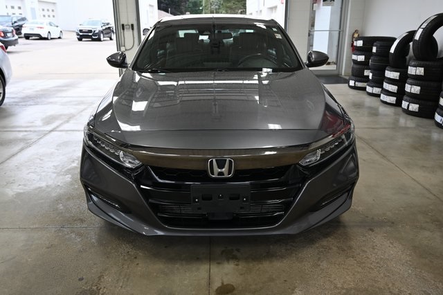 2018 Honda Accord Sport 2.0T photo 2
