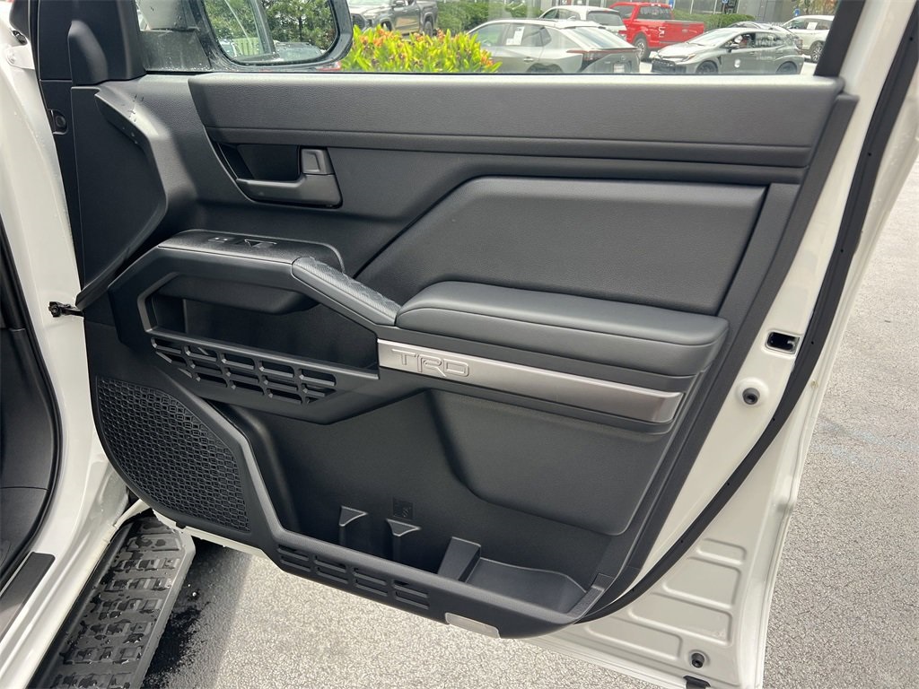 2025 Toyota 4Runner photo 14