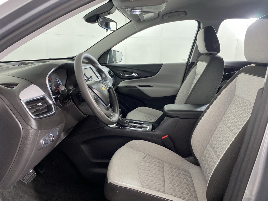 2024 Chevrolet Equinox LS photo 2