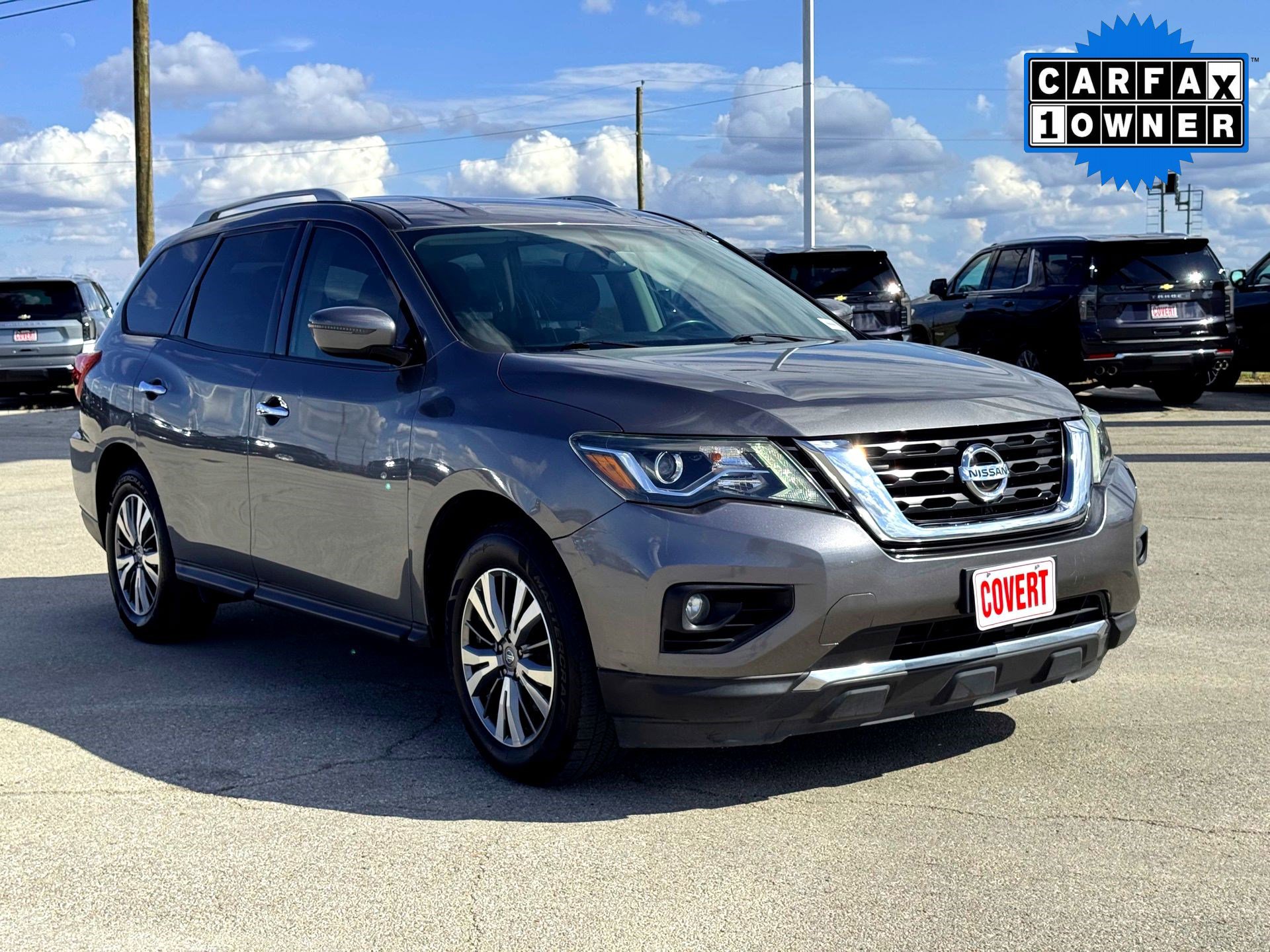 2019 Nissan Pathfinder SV photo 3