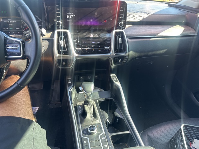 2022 Kia Sorento S photo 11