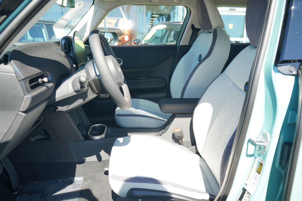 2026 Mini Cooper 4 Door Hardtop Signature photo 5