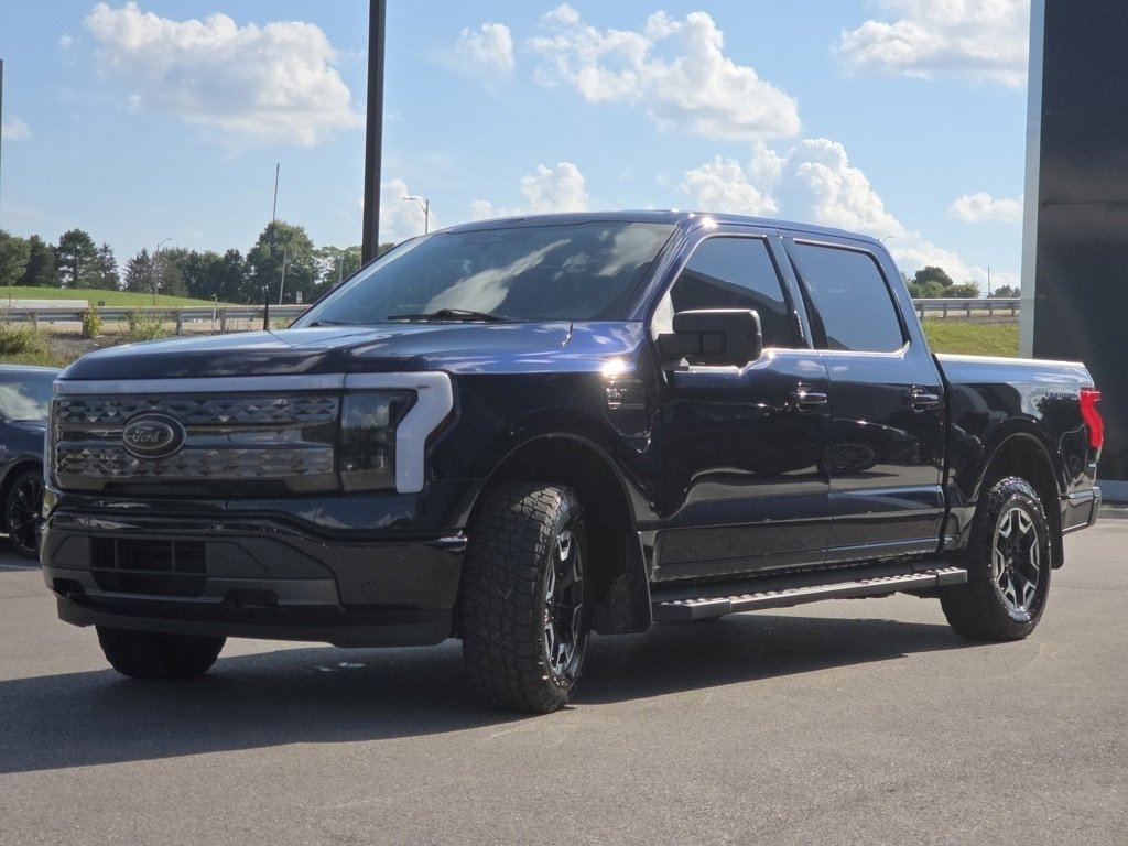 2023 Ford F-150 Lightning XLT photo 20