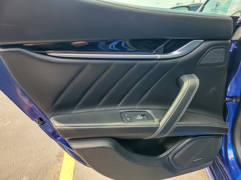 2023 Maserati Ghibli Modena Q4 photo 19