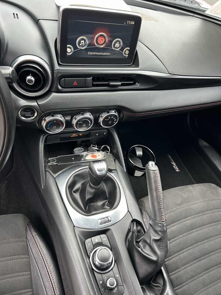 2017 Fiat 124 Spider Abarth photo 18