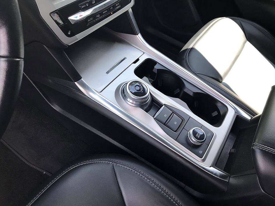 2022 Ford Explorer XLT photo 18