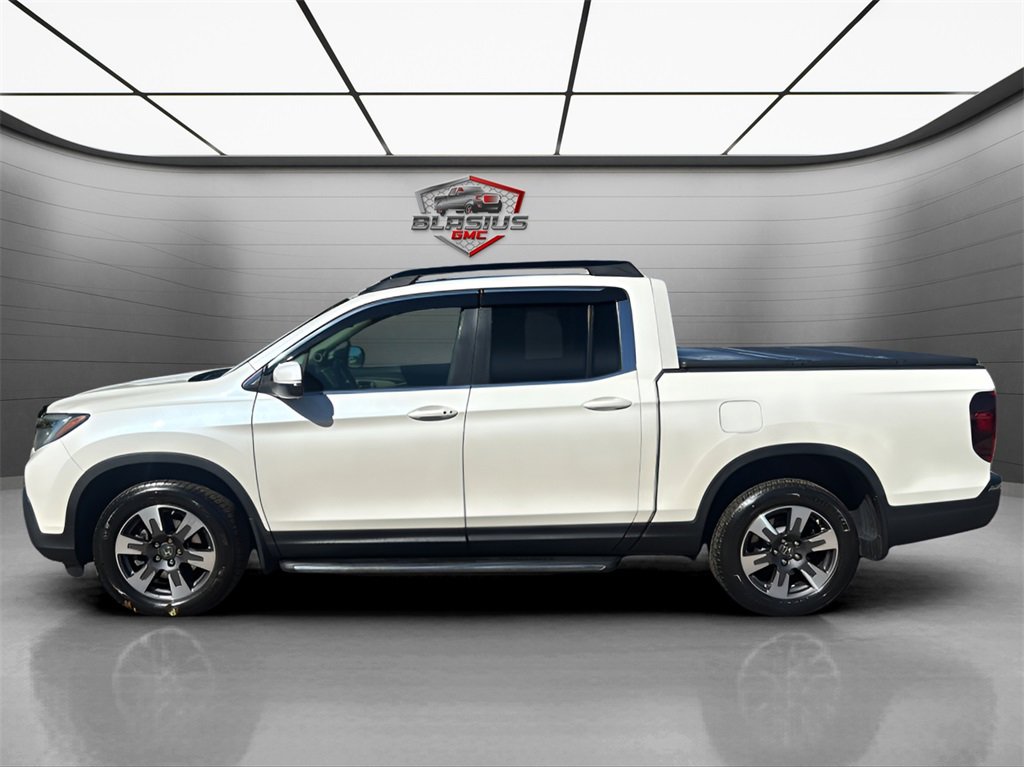 2017 Honda Ridgeline RTL-T photo 2