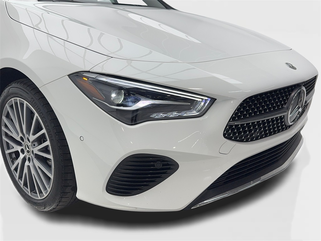 2025 Mercedes Benz CLA 250 4MATIC photo 2