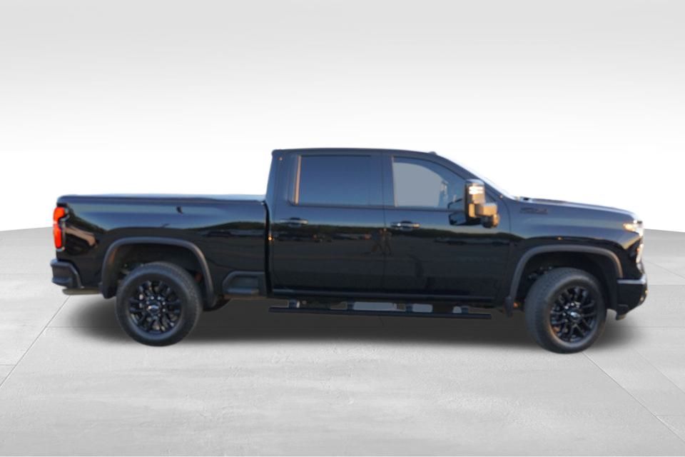2025 Chevrolet Silverado 3500HD LTZ Trail Boss photo 3