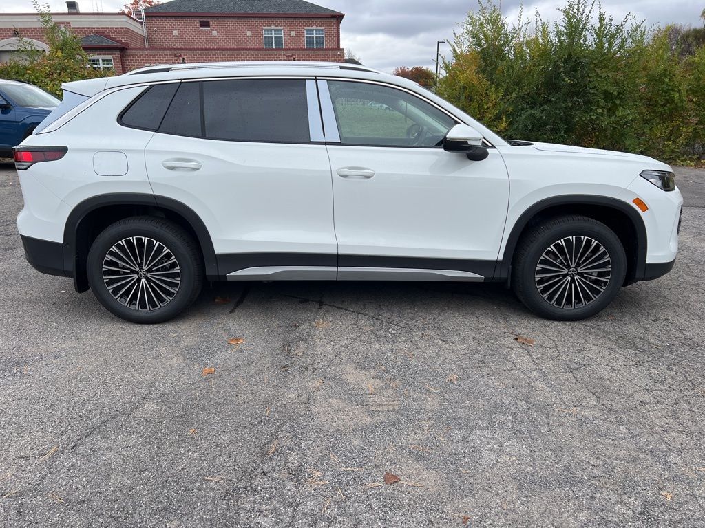 2026 Volkswagen Tiguan S photo 4