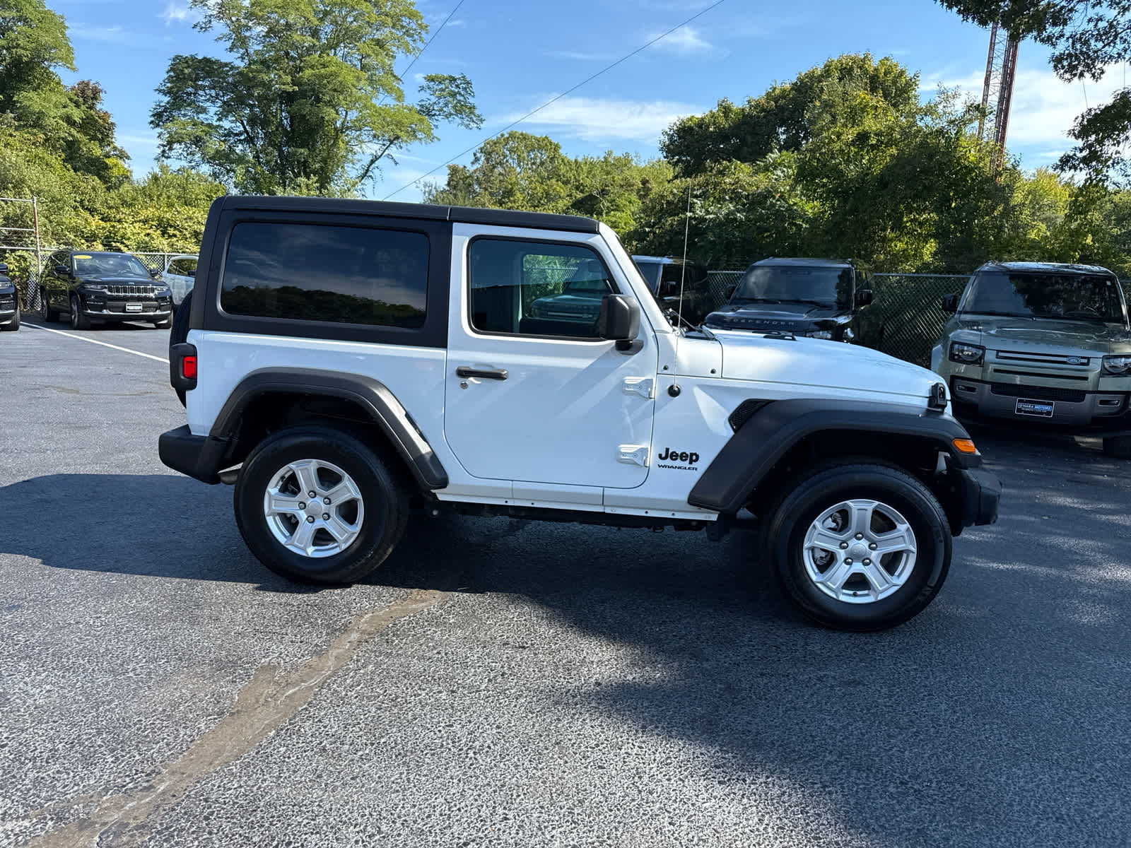 2022 Jeep Wrangler Sport S photo 2