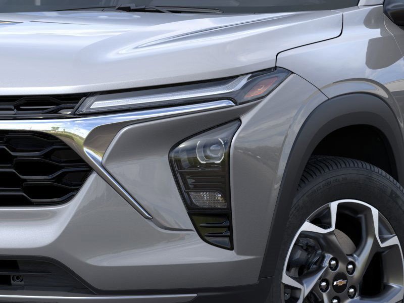 2025 Chevrolet Trax LT photo 4