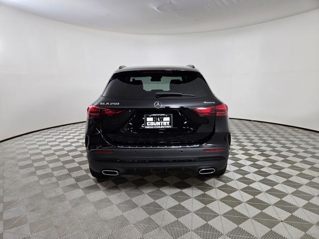 2025 Mercedes Benz GLA 250 4MATIC photo 2