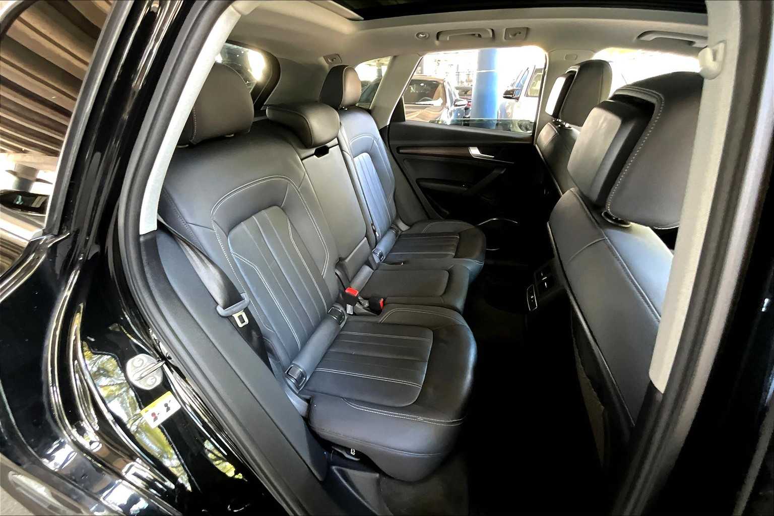 2022 Audi Q5 S line Premium photo 19