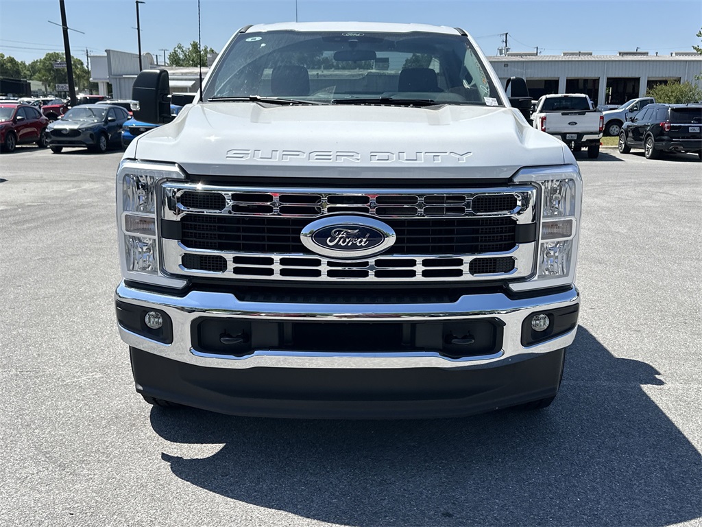 2025 Ford F-350 photo 4