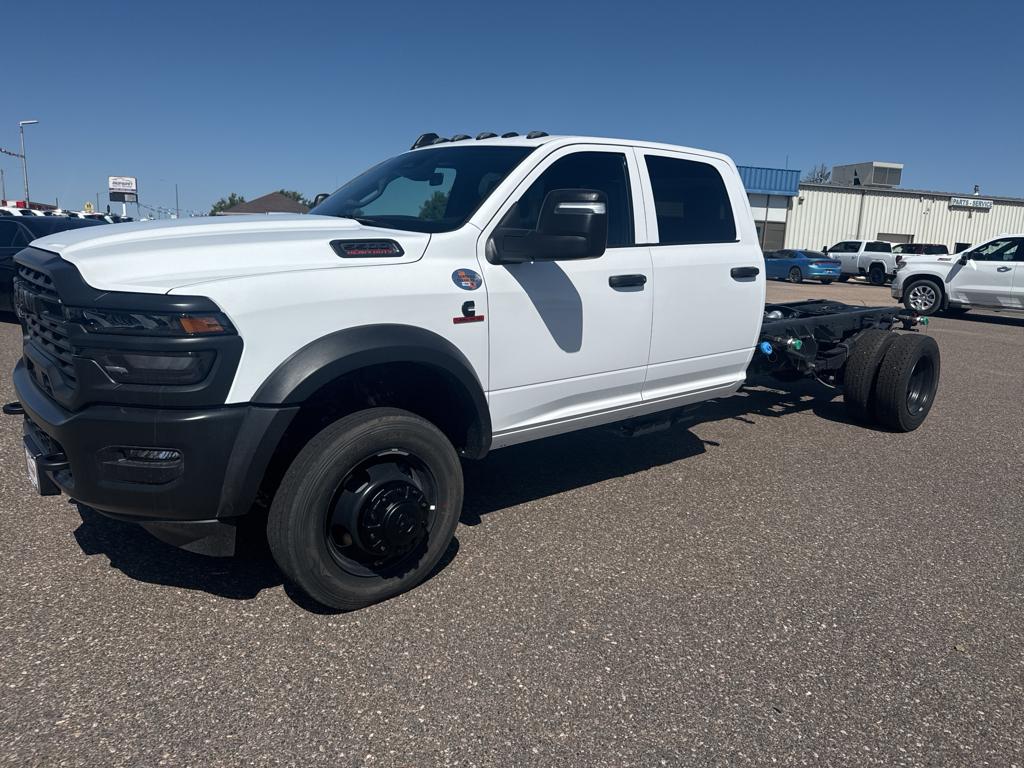 2025 Ram 5500 Tradesman photo 2