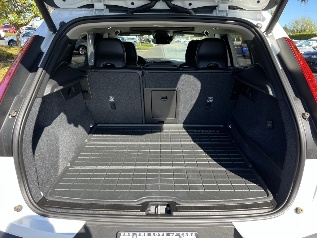 2019 Volvo XC40 T5 Momentum photo 9