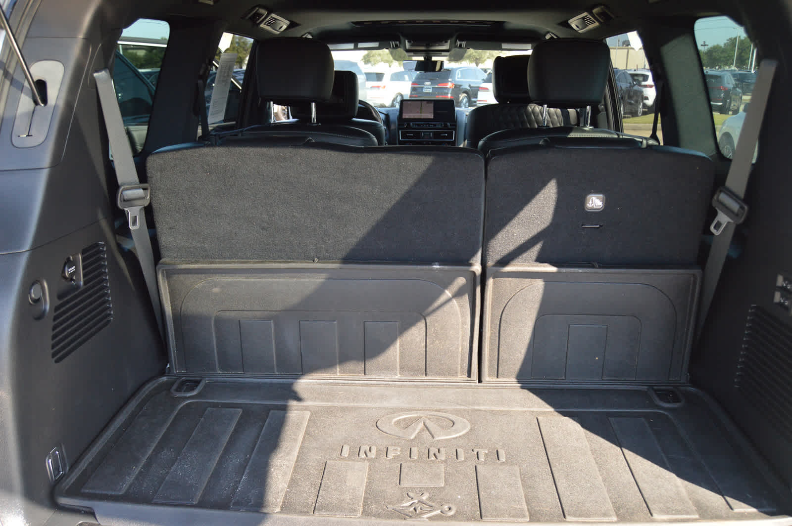 2023 Infiniti QX80 Sensory photo 22