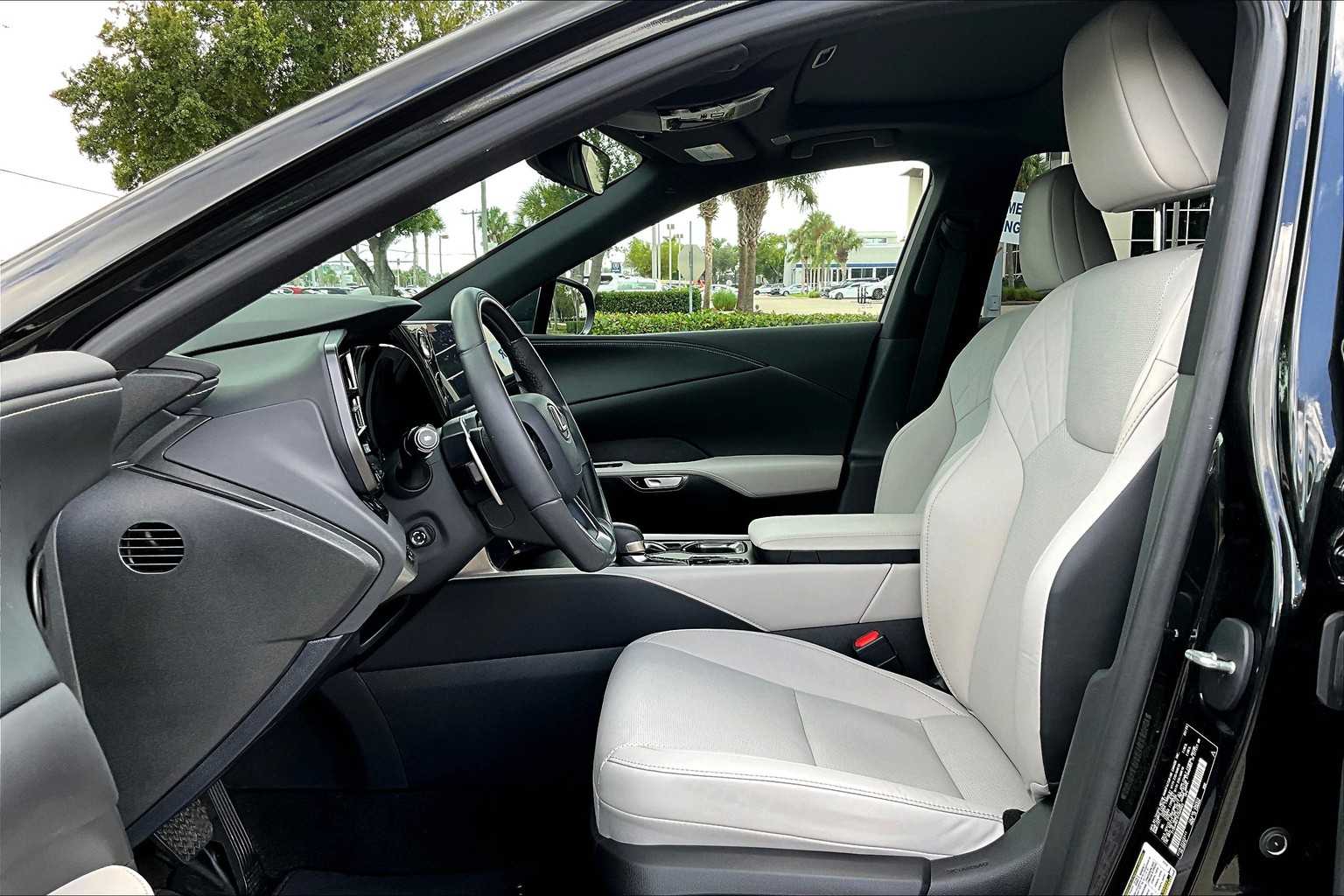 2023 Lexus RX Premium photo 7