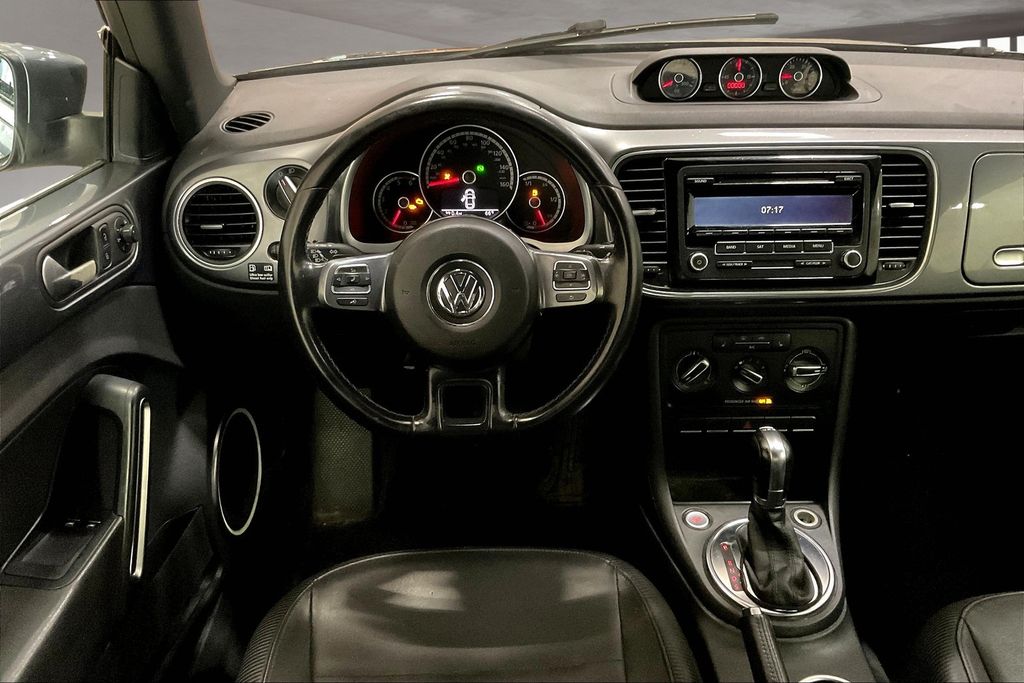 2013 Volkswagen Beetle TDI photo 4