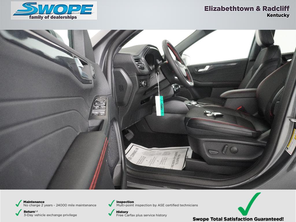 2026 Ford Escape ST-Line Select photo 2